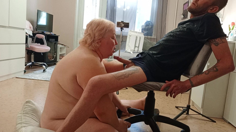 Zona901: Iubita vrea spermă în gură și suge pula
