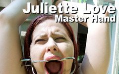 Picticon bondage and fetish: Juliette Love & Master ručně svázaný roubík se dotýká prstění