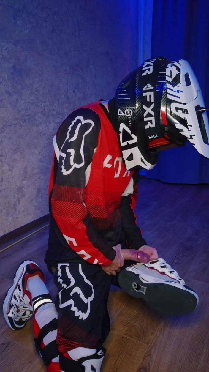 Sneakersmax98: Only Your Mouth Will Take the Pressure off a Horny...
