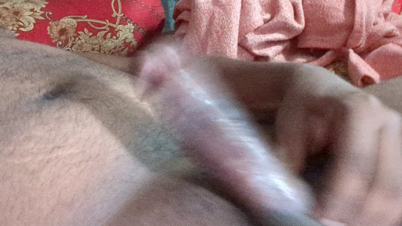 Deshi King: Desi King este excitat așa că el se masturbează cu...