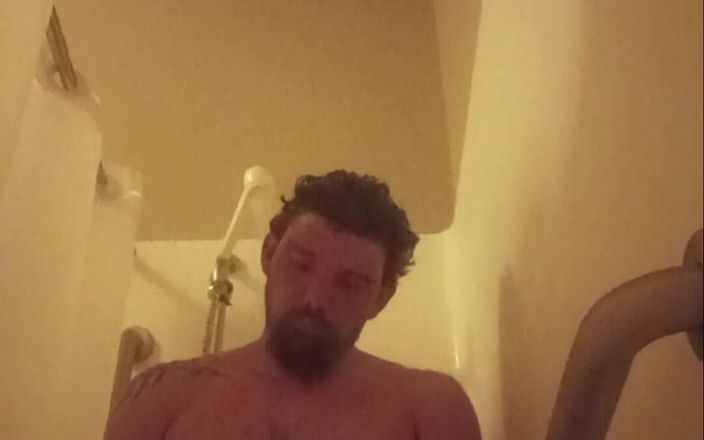 Cumming4tipz: Czas prysznica B4
