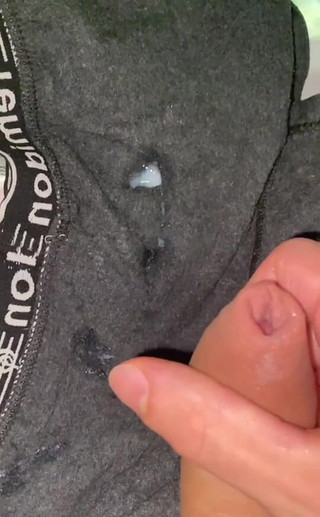 Hottestguys21: Sborrata veloce in biancheria intima