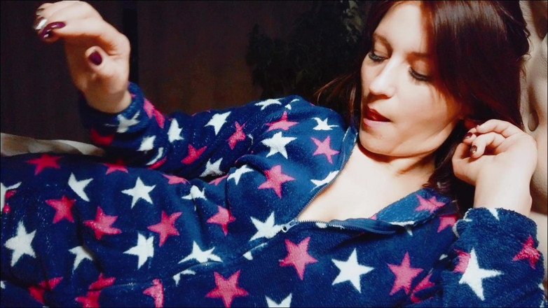 Adele Amber: Beautiful Girl in Pajama