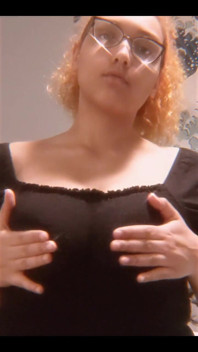 Really Like Playing with My Boobs