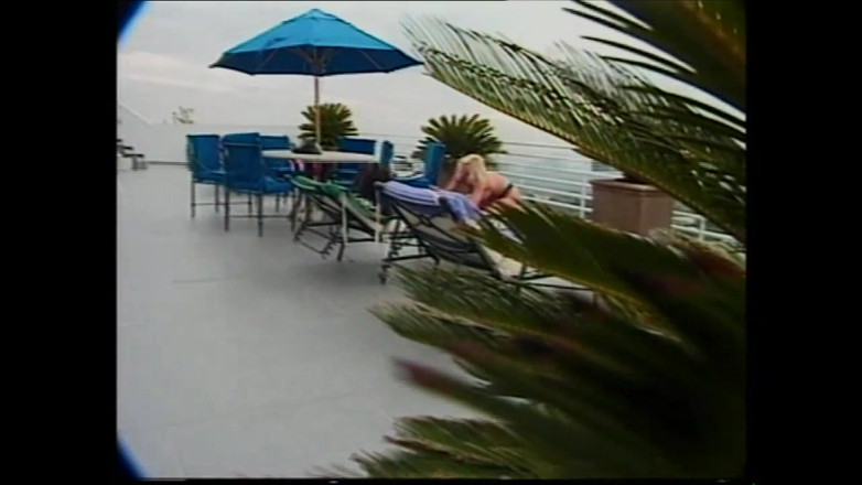 Muschi movie official: Výstřik s tlustou náloží na otevřenou pusu a jazyk