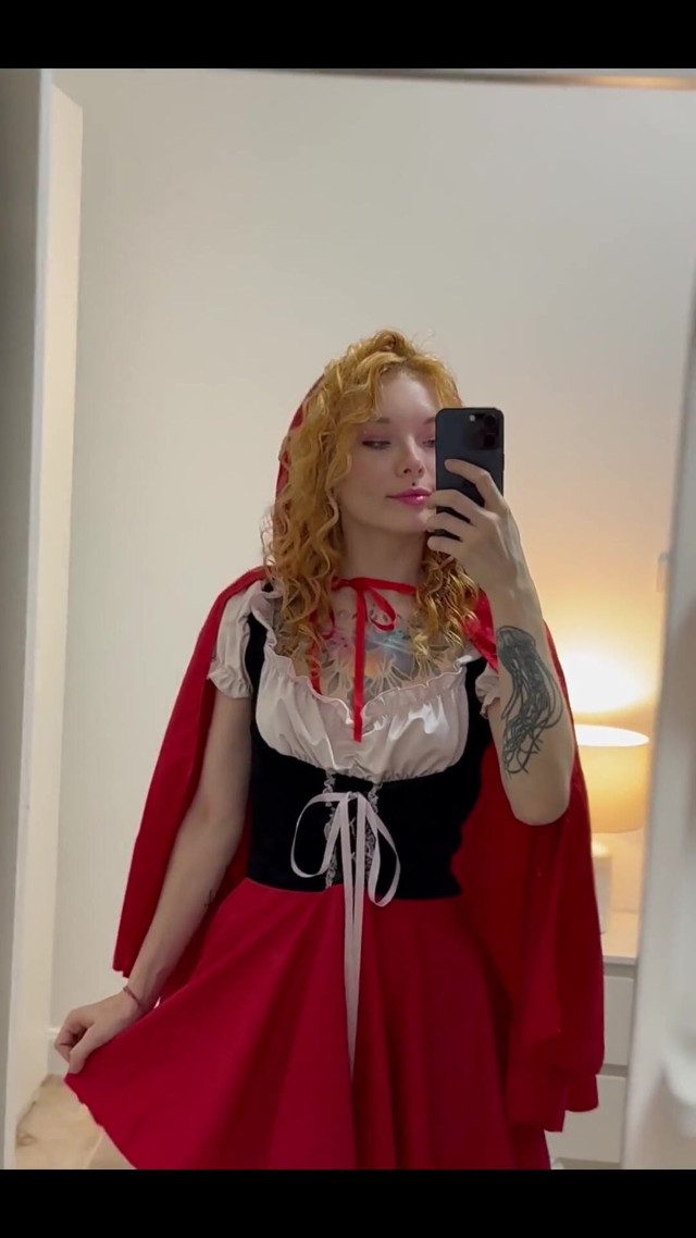 If You`re Here with Me for a While - You Should Remember This Outfit From One of My Halloween Vids (Karneli Bandi)