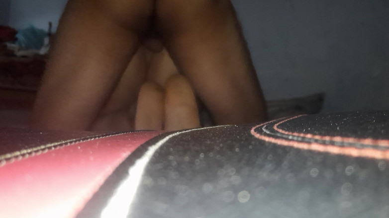 buttllover: 大屁股丰满的素人女孩以各种姿势性交