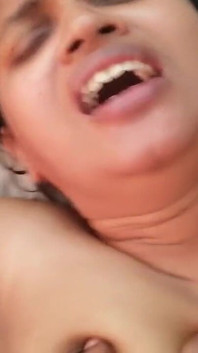 Nevlastní máma se baví sexem s nevlastním synem, část 2