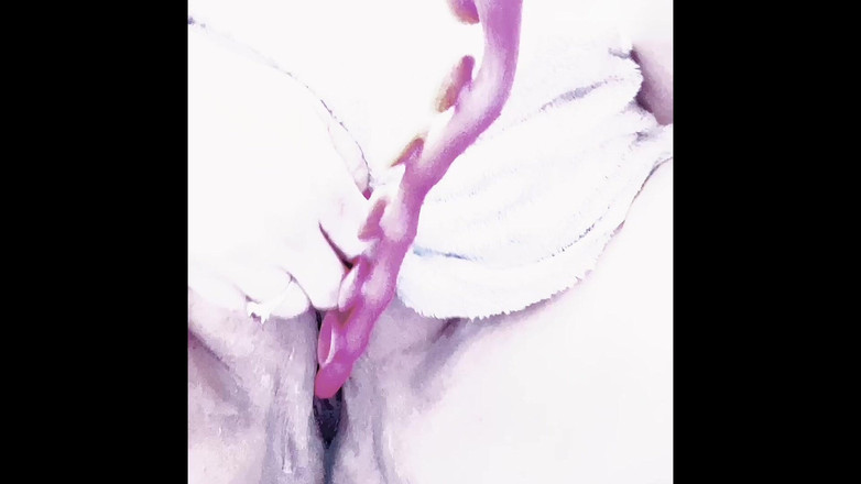 36dddlovely: Jilat memek ini siapa sih?
