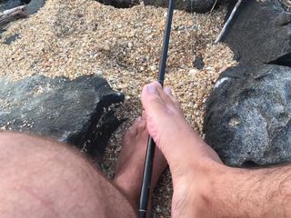 Manly foot: 手淫苗条用我的脚在湖边的厚颜无比的一天浸渍 - manlyfoot Roadtrip - 袜子嗅探