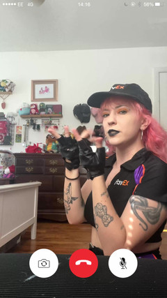 lilredvelvettt: Stând pe față fosta ta iubită