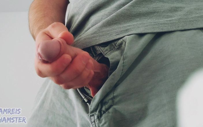 Amreis: Masturbare - Pre-spermă și spermă. Orgasm în pantaloni scurți la serviciu.