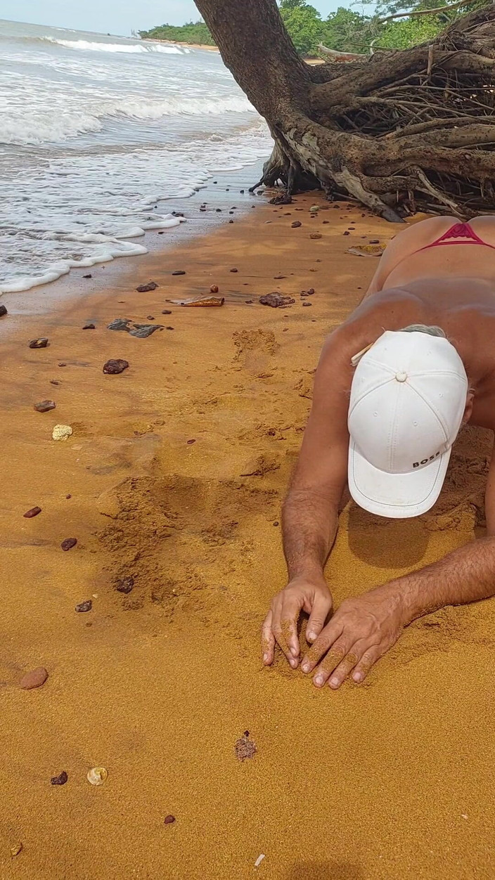 Ladysilvas: Ladysilva Crossdresser v sexy kalhotkách předvádí svůj sexy zadek na...