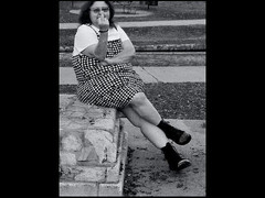 BBW nurse Vicki adventures with friends: Warthogs outfit Spike boot vs zábavné fotografie, které jsou nastaveny...