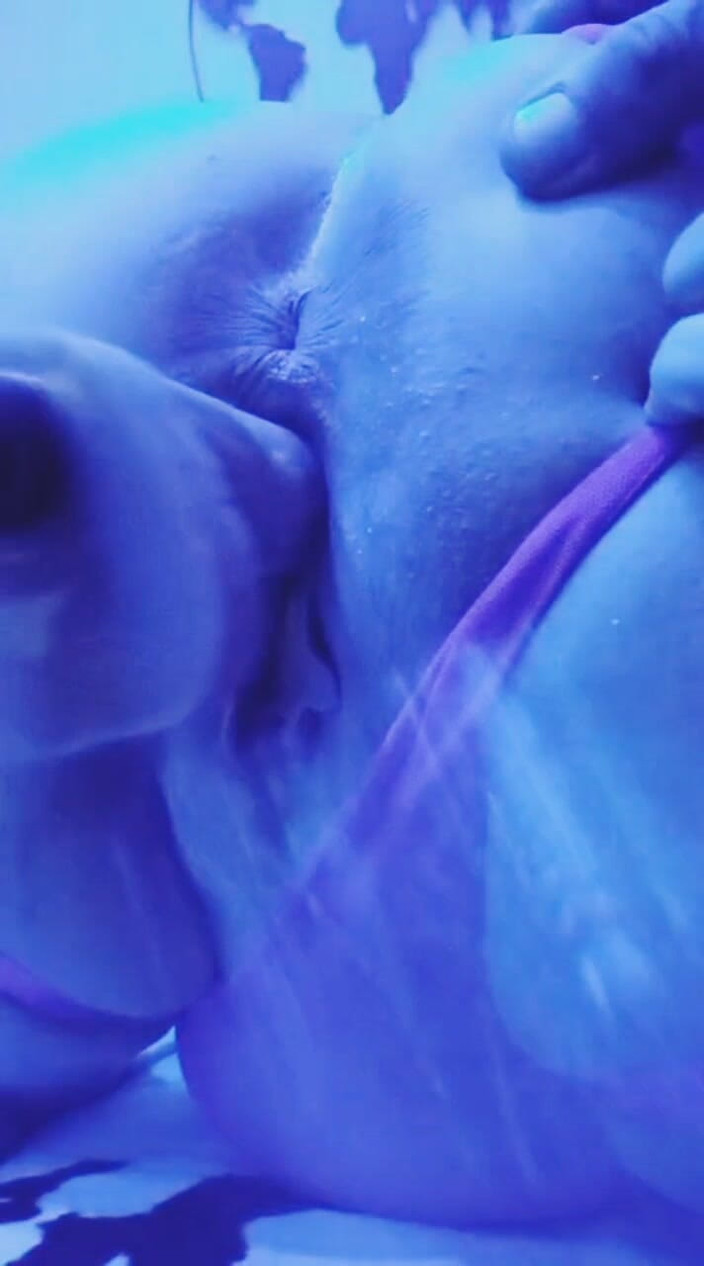 Lynettesub: मशीन से चूत गड़बड़