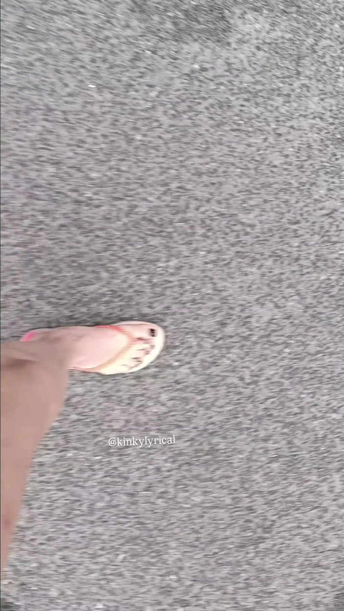 Kinky Lyrical: Asmr - Gravel and Flipflops