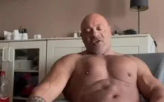 Home Made Wank. Bodybuilder Jerk off Solo Videi