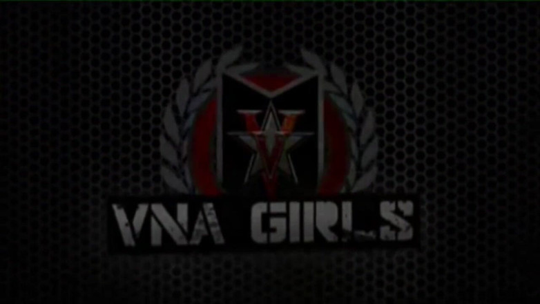 WydeSyde By Sara Jay: 쌓인 미시 Sara Jay와 거유 갈색 머리 Gianna Michaels