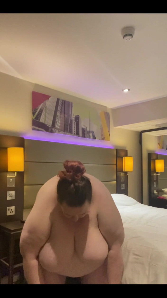Ivy gold: Bruneta SSBBW