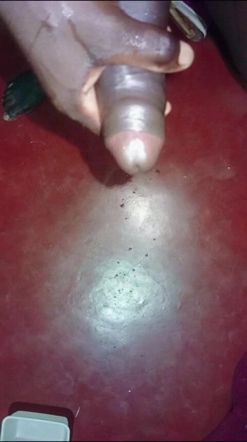 Hongi: Pancutan mani pada waktu malam dan pancutan mani di atas...