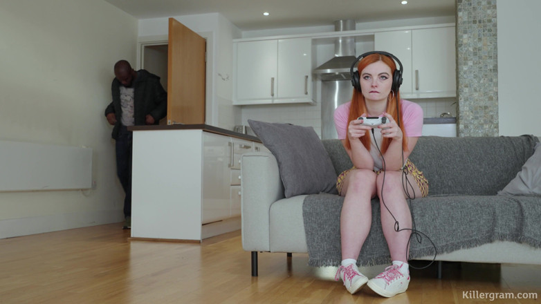 Killergram: Big Booty Redhead Gamer Girl Gets Interrupted by Her BBC...