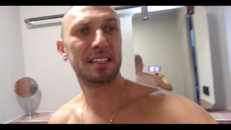 Boy jerking off: Tiempo de ducha