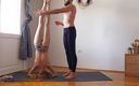 Cam Vivian: Latihan joga latihan bersama untuk pertama kalinya