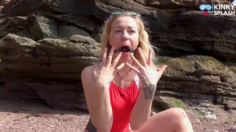UKCuteGirl Lucy Lauren: Gagged on the Beach Dripping and Drooling Down My Swimsuit