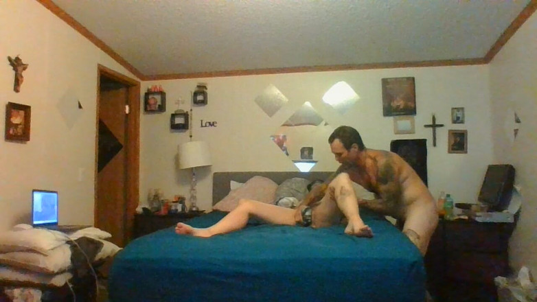 Satin Lady: 새 좋아하는 장난감의 첫 느낌을 받는 Satin Lady