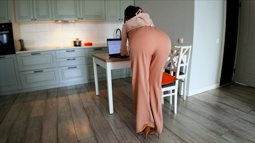 Bossy Step Mom Caught Her Step Son with a Boner While She Was Working (Wow love)