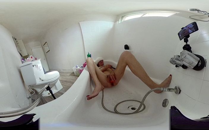 Lizzy Yum: Lizzy Yum VR, juin 2025, masturbation, dilatation, bain, edging amateur