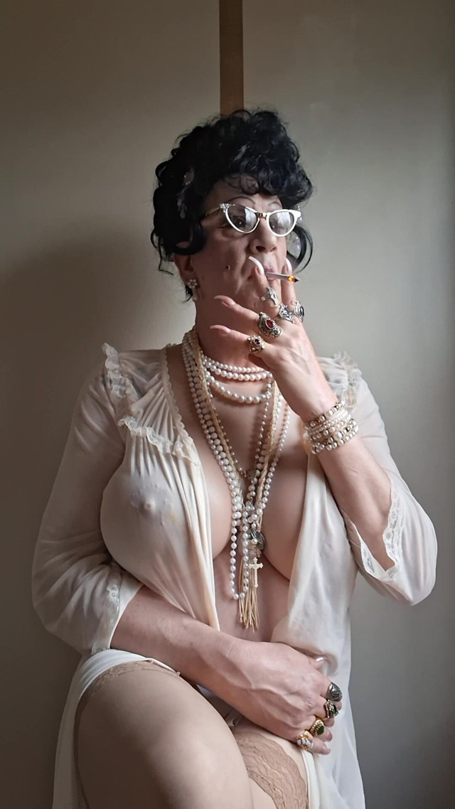 Smoking Slut (Mshollbrook) Smoking Slut (Mshollbrook)