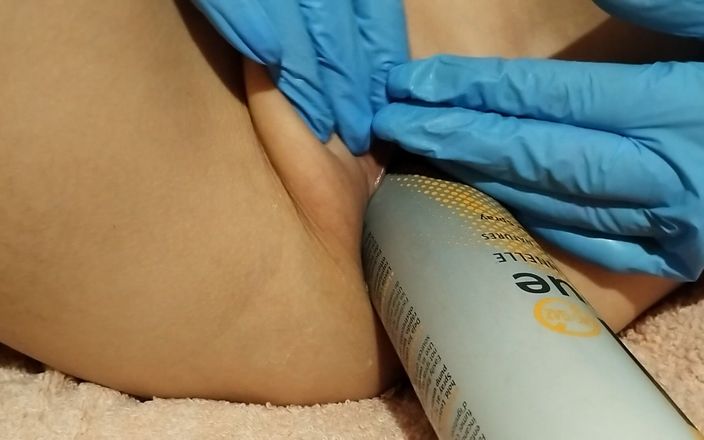 Pervert couple64: Aku lagi asik ngentot memek pinkku pakai hairspray - close up