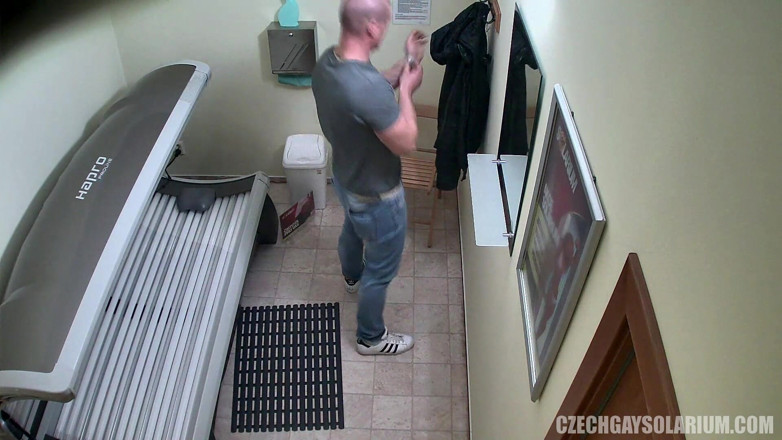 Czech Gay Solarium: Czech Gay Solarium 27 Ripped Jock’s Sneaky Show