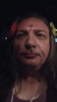 Sissy Silly CD are distracție în aer liber masturbare în mașină!