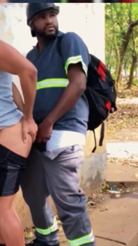 Fucking in the Park and Cumming in His Mouth