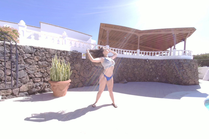 ZexyVR: Amelia - Blue Solo