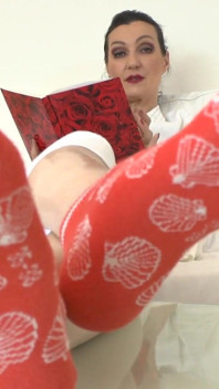 Čichám moje zpocené ponožky, zatímco čtu moji knihu, POV, Lady Victoria Valente