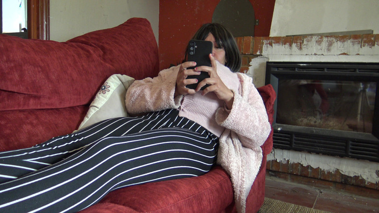 Stepmom Susan: 欲情した妊婦のミルフが継息子に自分の毛深い膣に射精させる