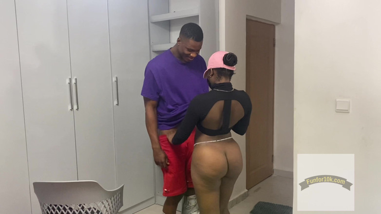 Funfor10k straight videos only: 그는 너무 키가 크지만 내 뚱뚱한 엉덩이는 몇 분 안에 그를 사정하게 만들었다.