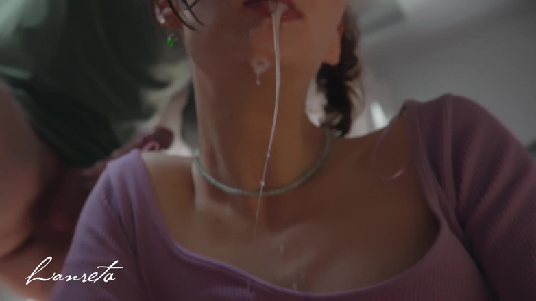 Lanreta: Blowjob teman wanita buatan sendiri. Kongkek muka selamba dan pancutan...
