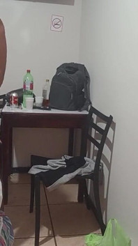 Meu meio-irmão me chama de cachorrinho duro, isso me faz