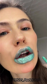 Glossy Boy Lip Addicted Custom Mobile Version