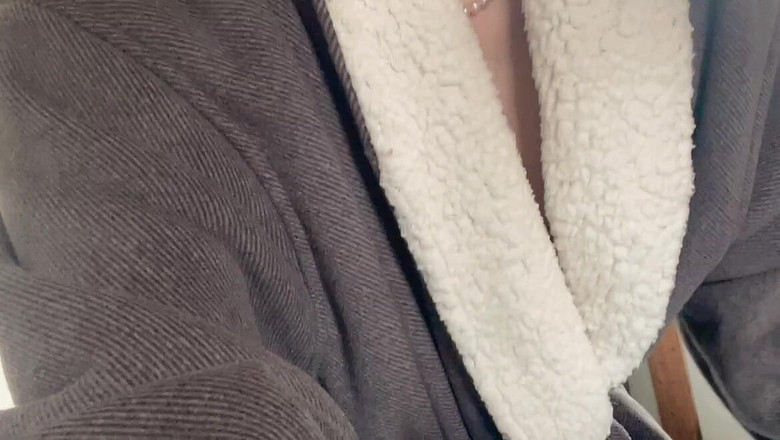 sweethanajapanese: Hana Sexy Walk From Bedroom to Garden Make Her Flood