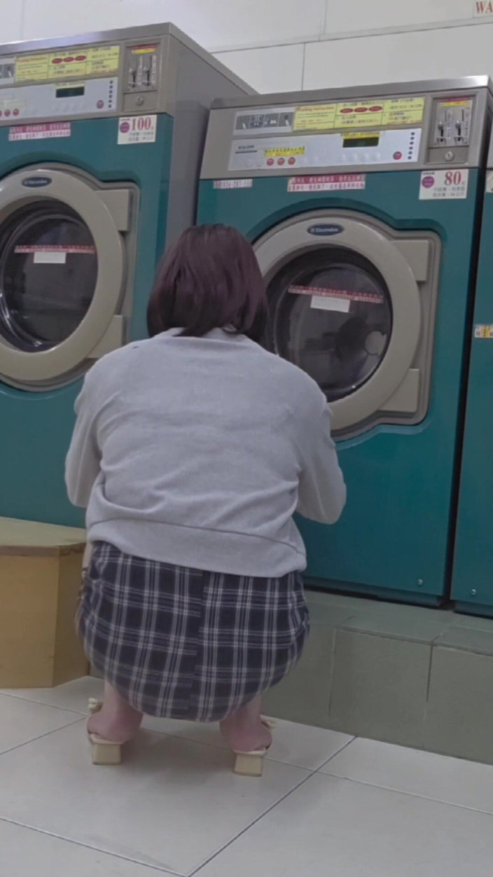 Taiwancdgirl: 가짜 소녀 팅쉬안이 야외에서 엉덩이를 넣었어