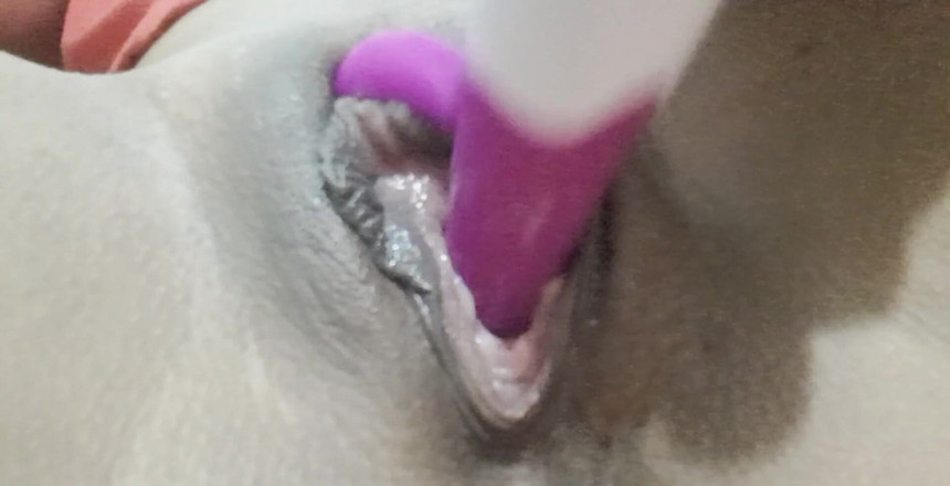 Gold is: Podívej, jak si hraji svou lahodnou kundičku se svými malými...