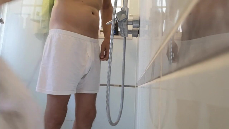 Rafael Torreano: Stepdaddy Caught Undressing, Pissing and Jerking in the Shower