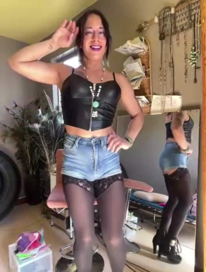 TSJade95: Danse sexy en direct