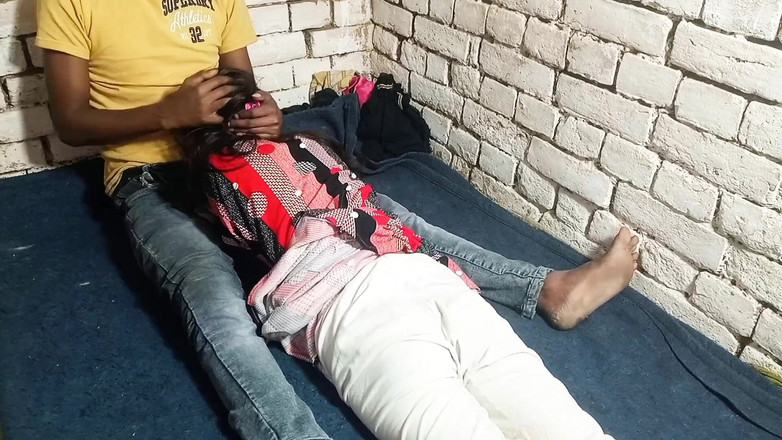 Shivanibaby: Jebanie dziewicy ubranej w rączkę