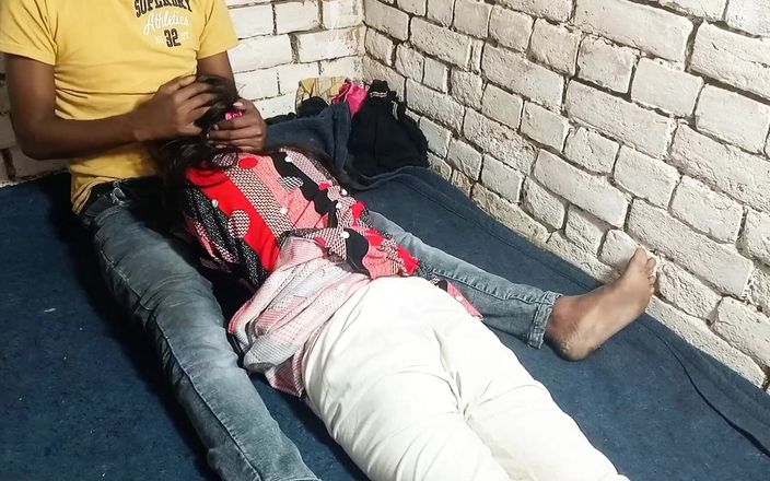 Shivanibaby: Follando a una chica virgen vestida con un polvo
